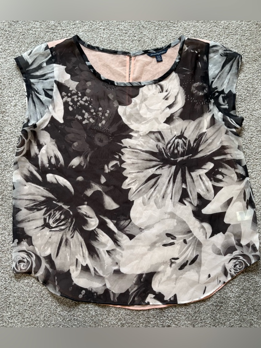 American Eagle Outfitters Sheer Floral Black, White And Blush Cap Sleeve Top
